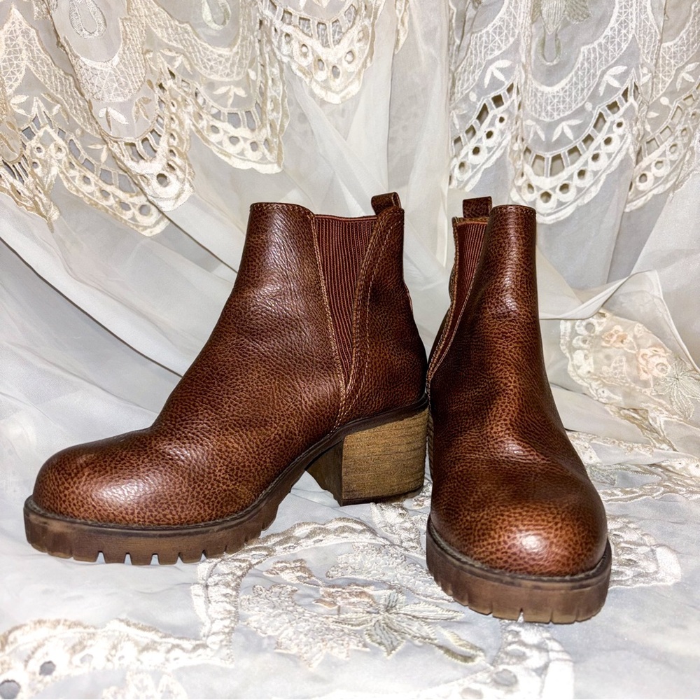 MIA Heeled Leather Jody Boots